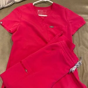 FIGS hot pink top and pants! XS